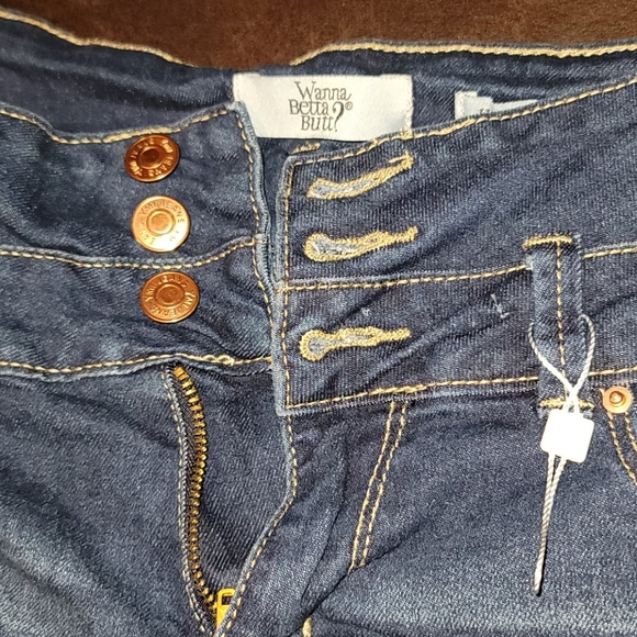 Betta Butt Cuffed Jean Shorts - Picture 2 of 7